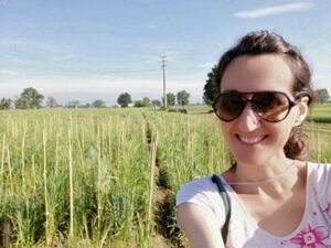 Barabaschi_delfina_in field